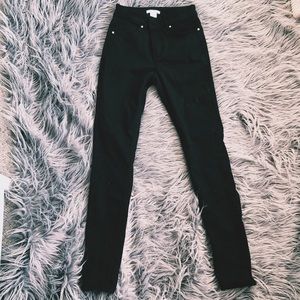 H&M black skinnies. Never worn.